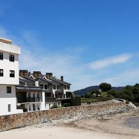 Piso con terraza en 1ª línea de playa Viveiro