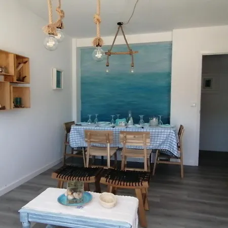 Piso con terraza en 1ª línea de playa Apartamento Viveiro