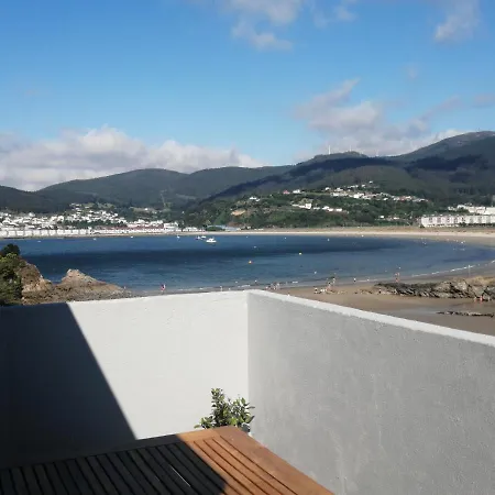 Piso con terraza en 1ª línea de playa Apartamento Viveiro